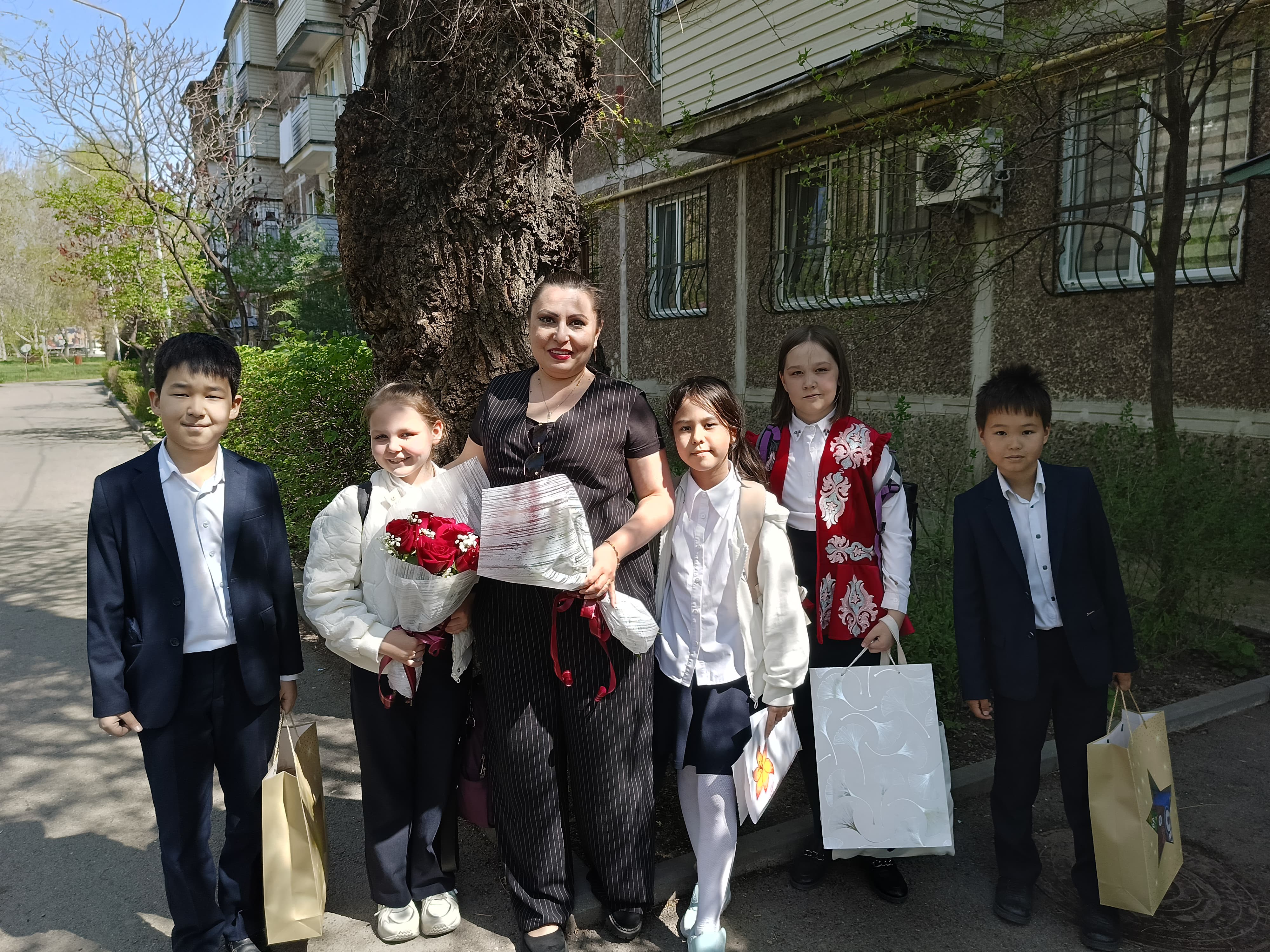 УТФ ардагерлерін Жеңістің 80 жылдығымен құттықтау.